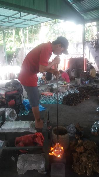 Preview: 1er Teelichthalter mundgeblasen auf Wurzelholz Durchmesser 14 cm x Höhe 6 cm